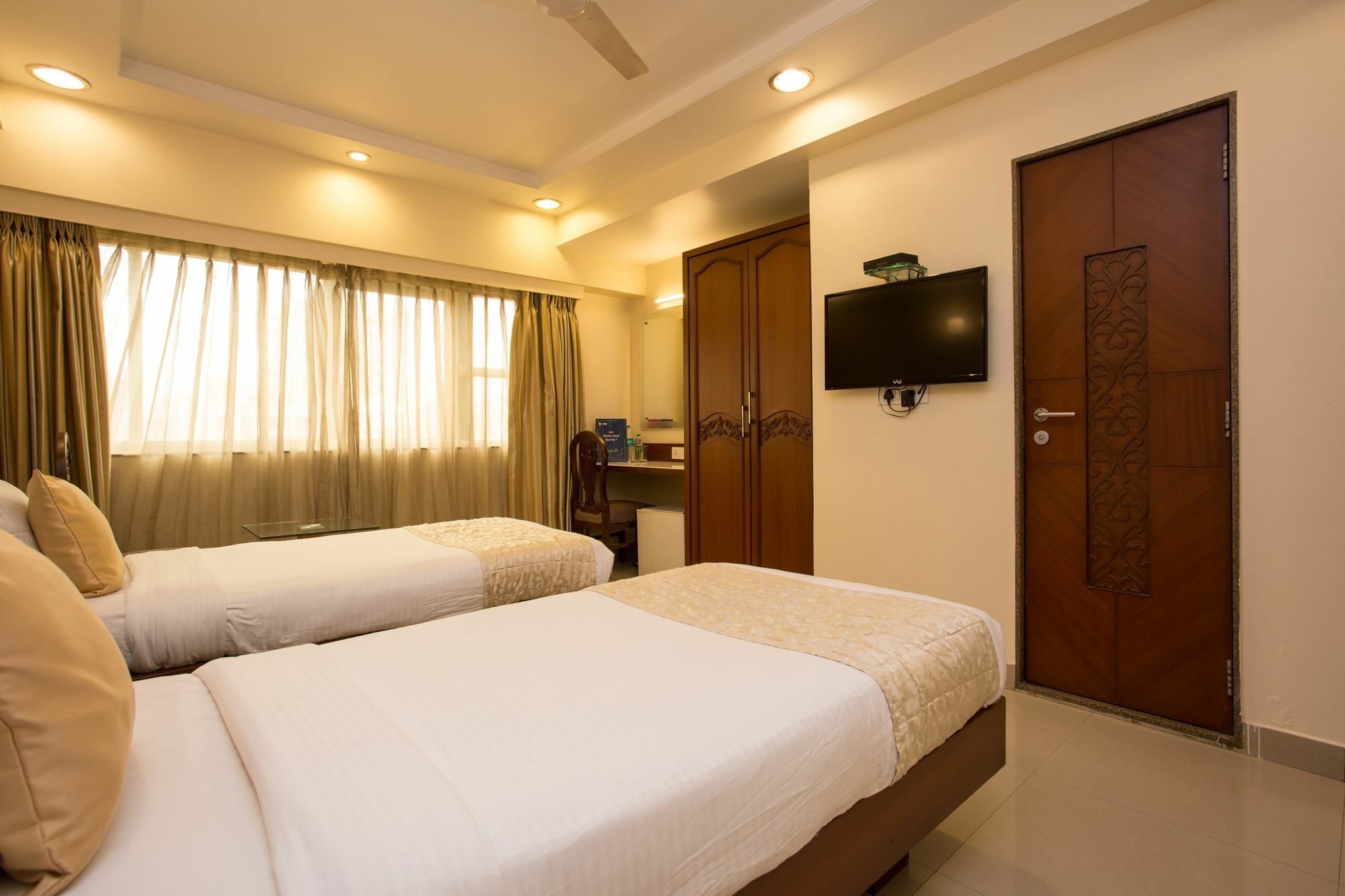 Oyo 10007 Hotel Grace Residency มุมไบ ภายนอก รูปภาพ